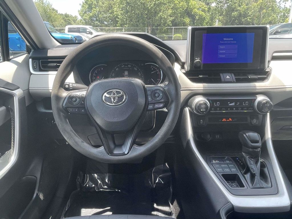 Used 2023  Toyota XLE image 13