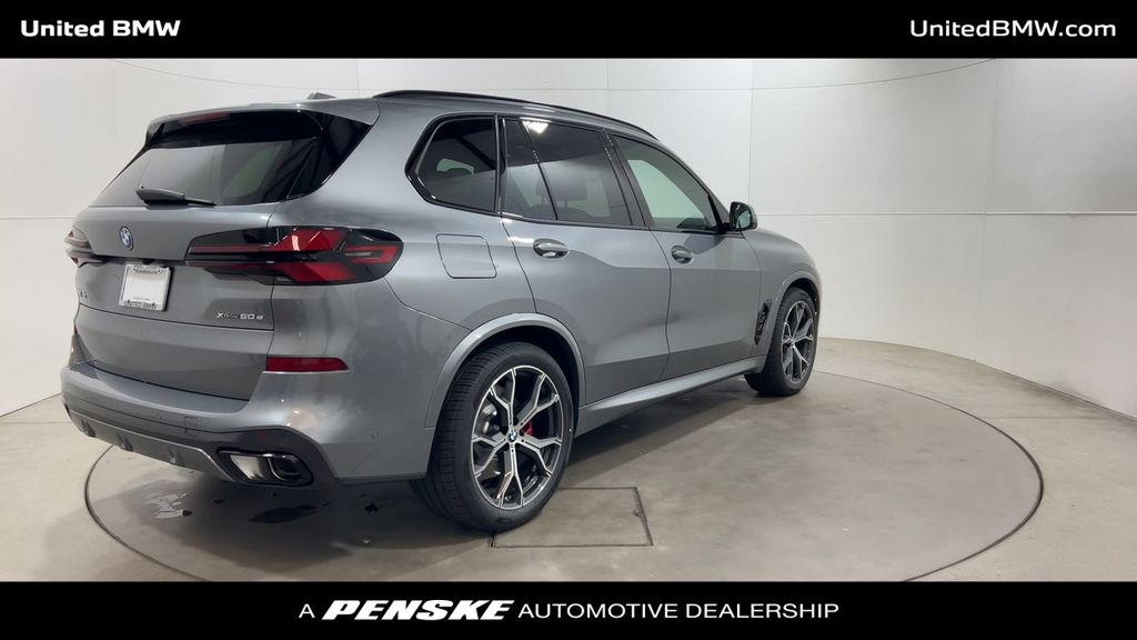 2026 BMW X5 xDrive50e 8