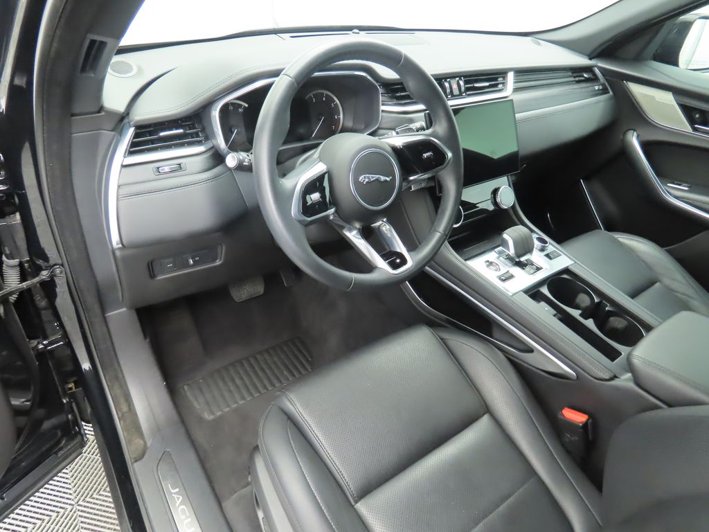 2023 Jaguar F-Pace S 9