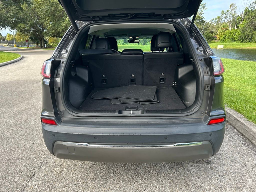 Thumbnail: 2019 Jeep Cherokee - 10