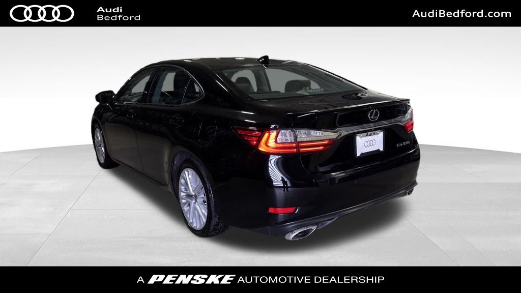 Thumbnail: 2018 Lexus ES - 4