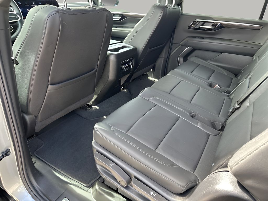 Used Car 2025 Chevrolet Suburban  Z71 For Sale Under $70,000 In Austin, Texas