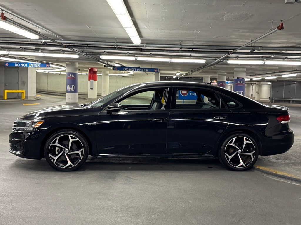 2021 Volkswagen Passat 2.0T R-Line 32