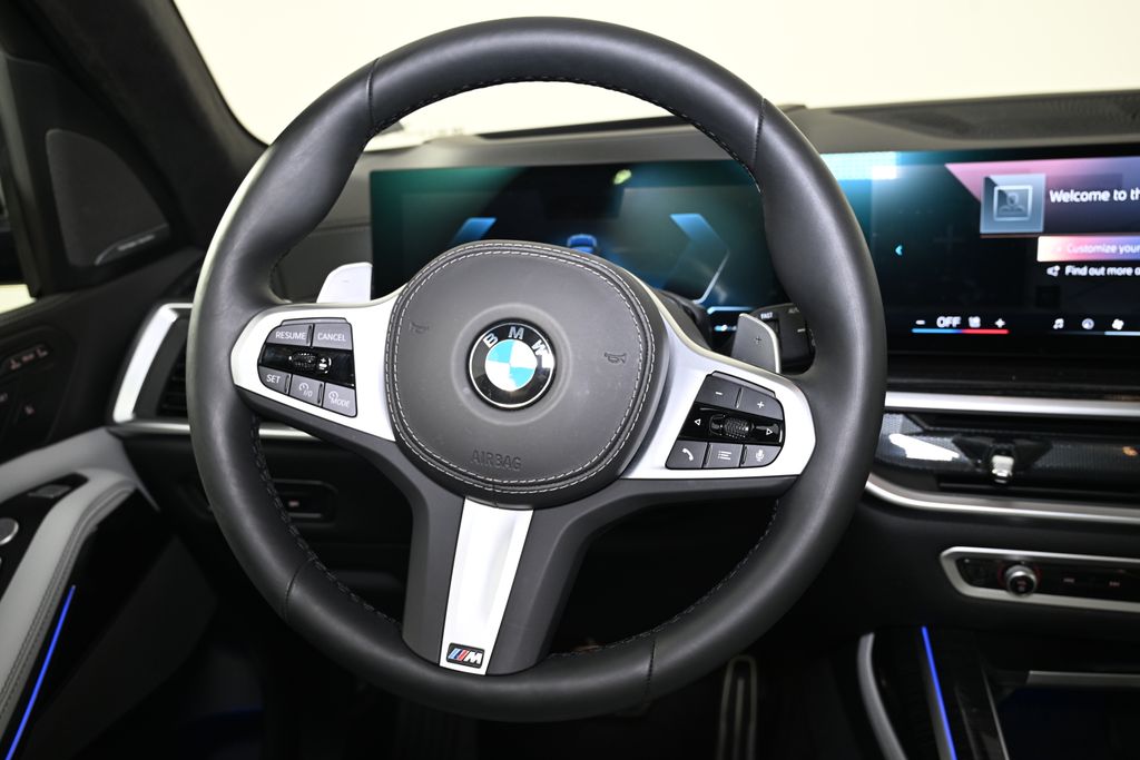 Thumbnail: 2025 BMW X7 - 16