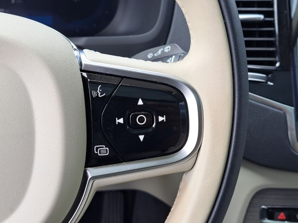 2025 Volvo XC90 Plus - Photo 20