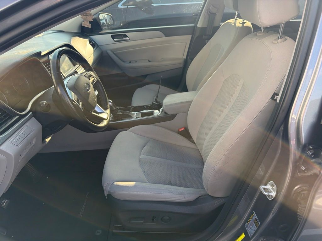 Thumbnail: 2019 Hyundai Sonata - 10