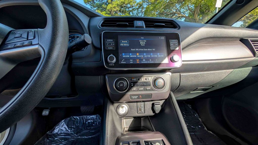 Used 2022 Nissan Leaf S 4D Hatchback