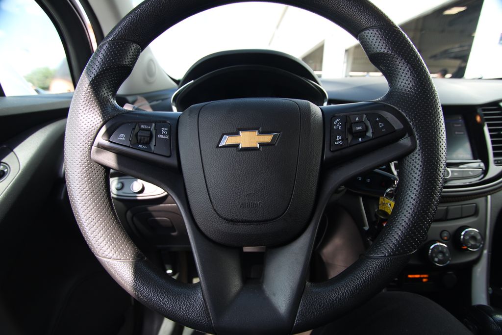 Used 2022 Chevrolet Trax SUV