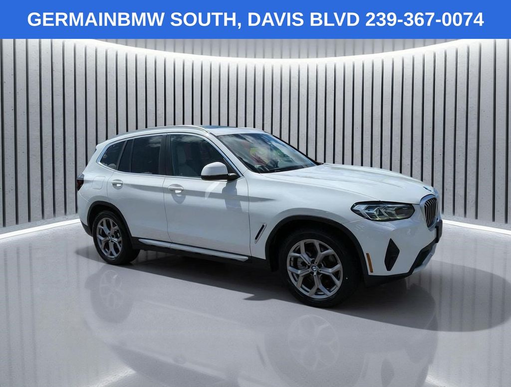 Used 2022 White BMW sDrive30i image 3