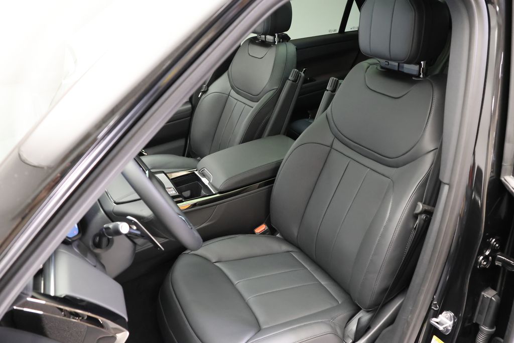 Thumbnail: 2026 Land Rover Range Rover Sport - 30
