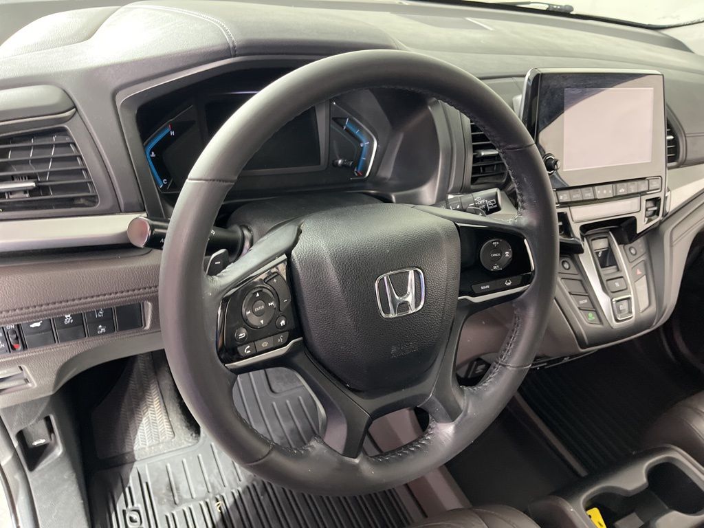 Thumbnail: 2018 Honda Odyssey - 25