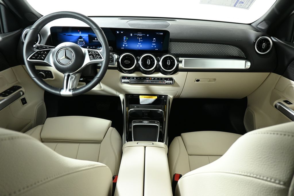 2025 Mercedes-Benz GLB 250 4