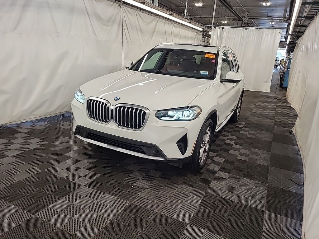 Used 2022 White BMW xDrive30i image 2