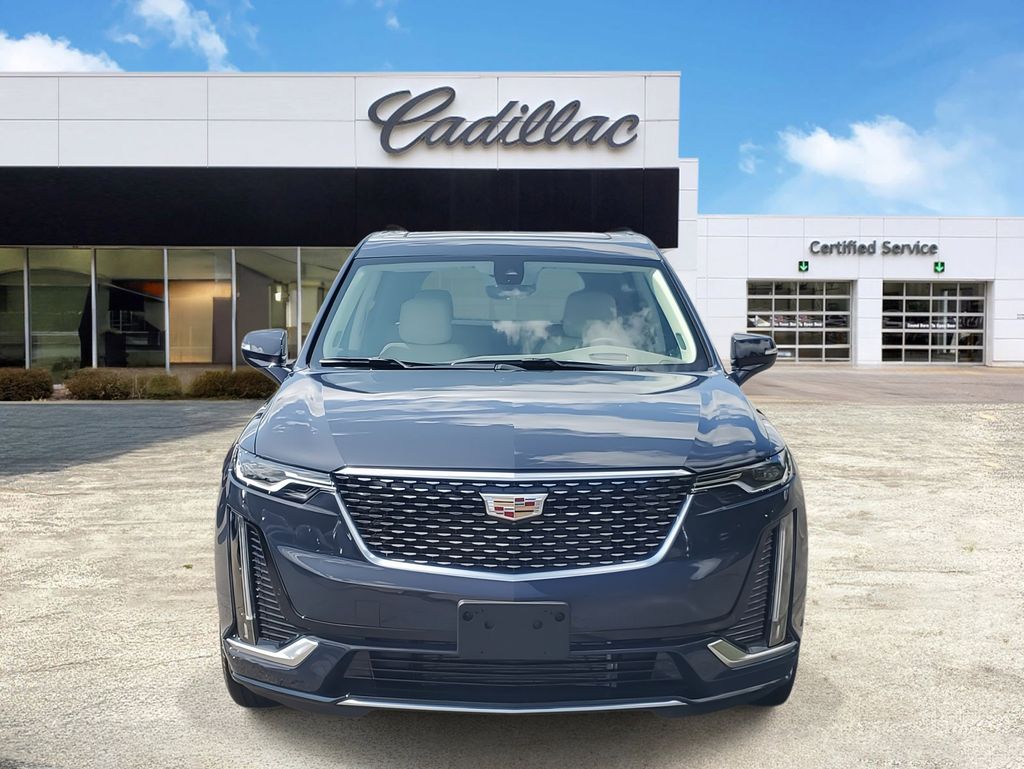 2024 Cadillac XT6 Premium Luxury 2