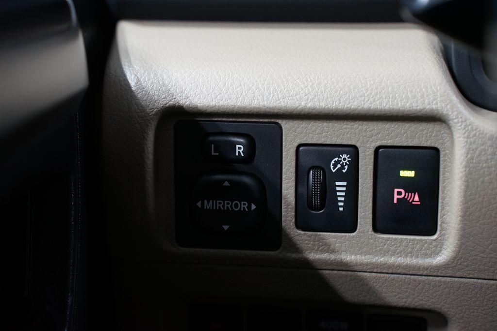 Thumbnail: 2011 Toyota 4Runner - 24