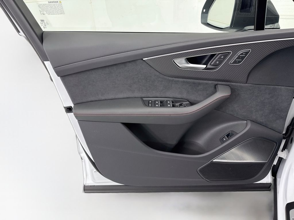 Thumbnail: 2026 Audi SQ7 - 23
