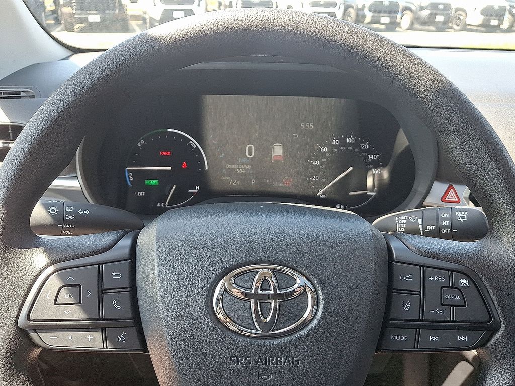 2025 Toyota Sienna LE 11