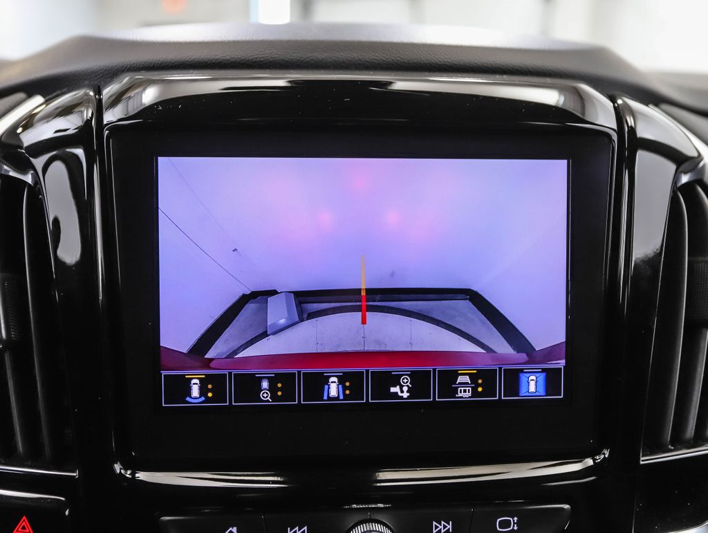 Thumbnail: 2023 Chevrolet Traverse - 18