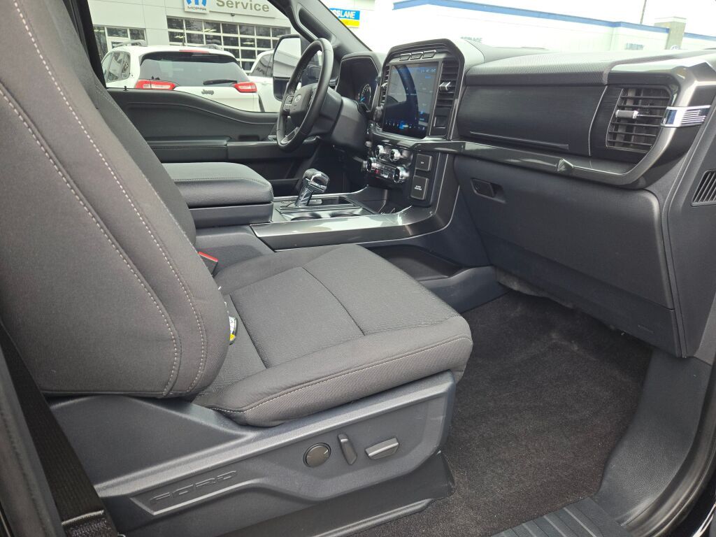 View vehicle photo 6