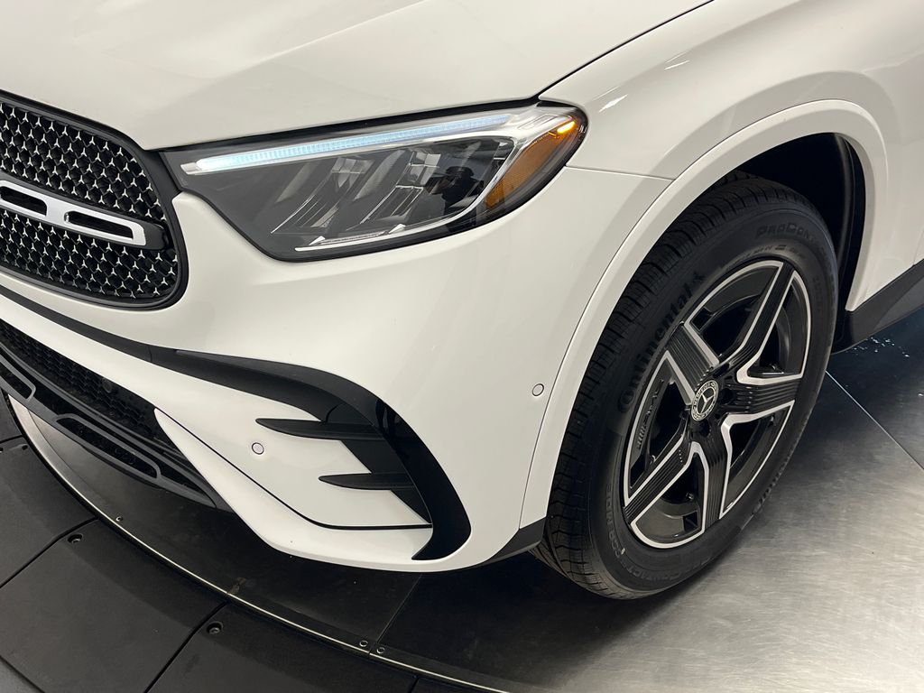 2025 Mercedes-Benz GLC 350 9