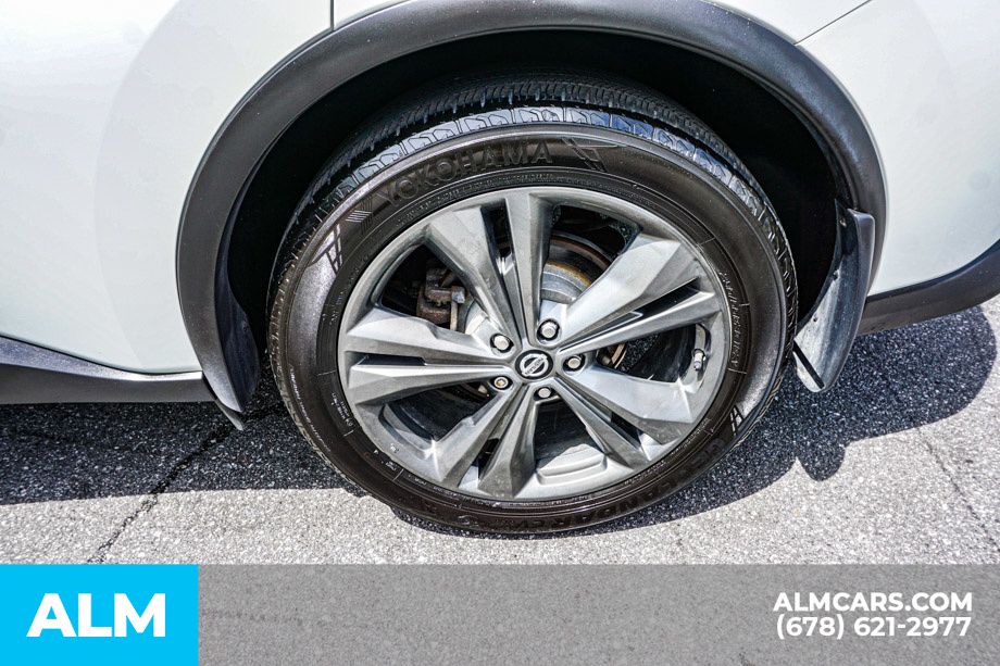 Used 2020 White Nissan Platinum image 18