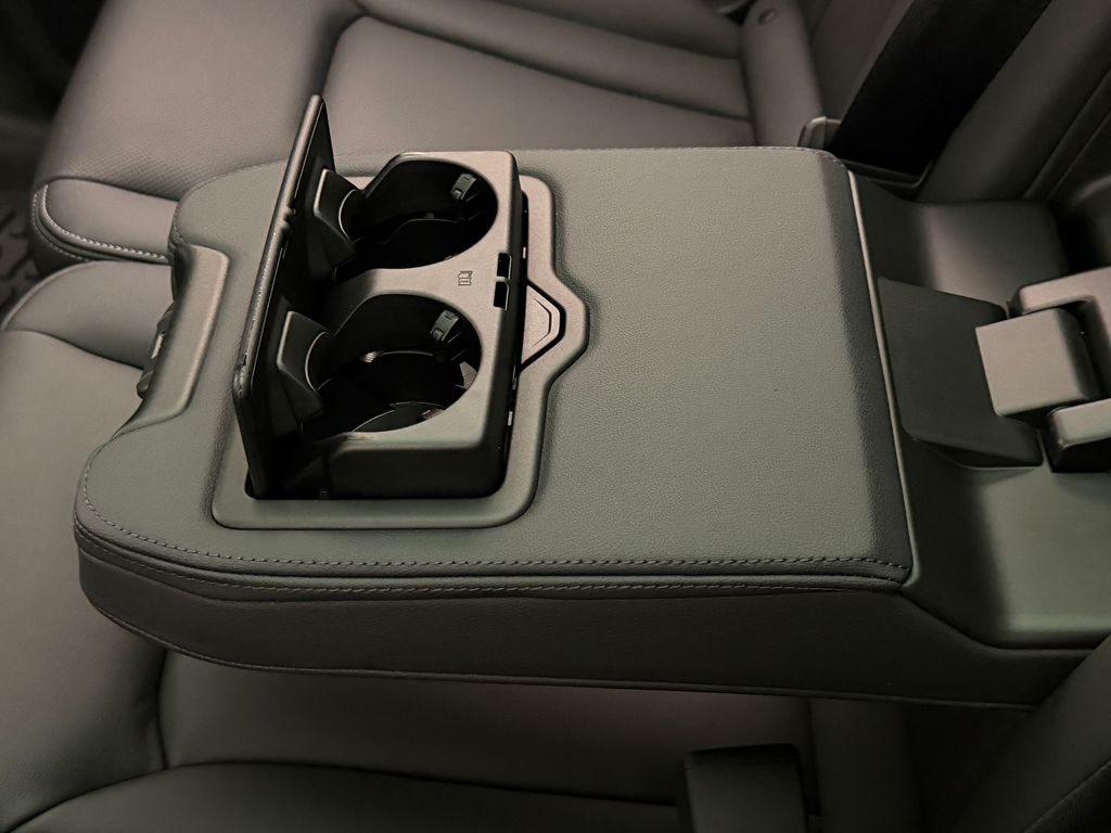 Thumbnail: 2026 Audi Q7 - 17