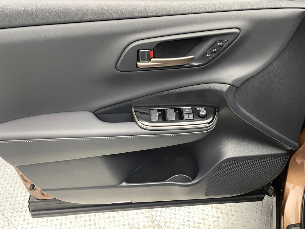 Thumbnail: 2026 Toyota Crown Signia - 9