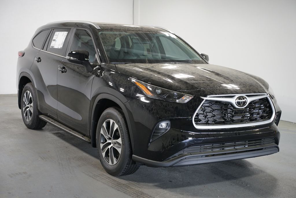 Thumbnail: 2026 Toyota Highlander - 3