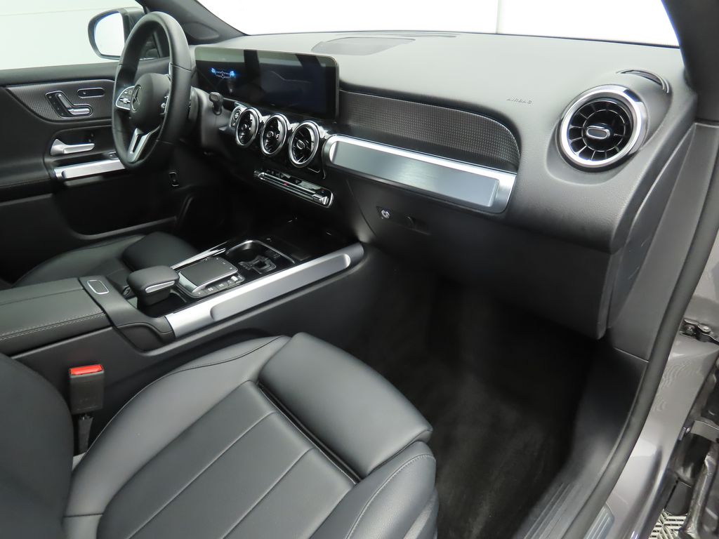 Thumbnail: 2022 Mercedes-Benz GLB - 15