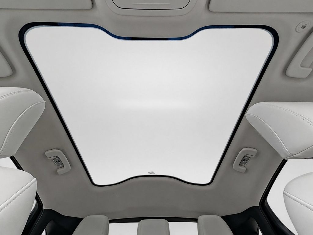 New 2026 Star White Metallic Tri-coat Ford Premium image 17