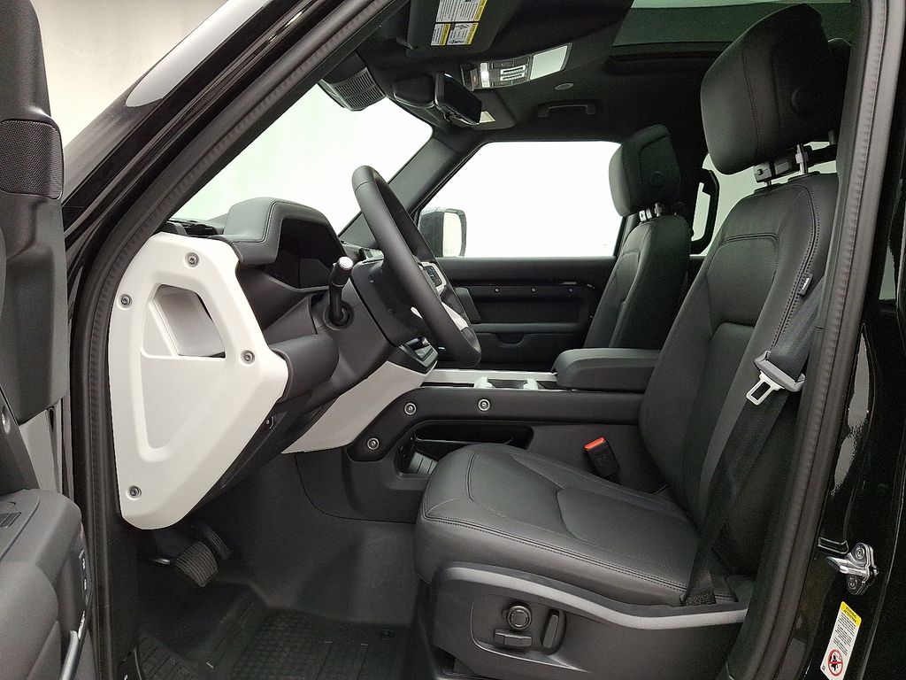 2025 Land Rover Defender 110 7