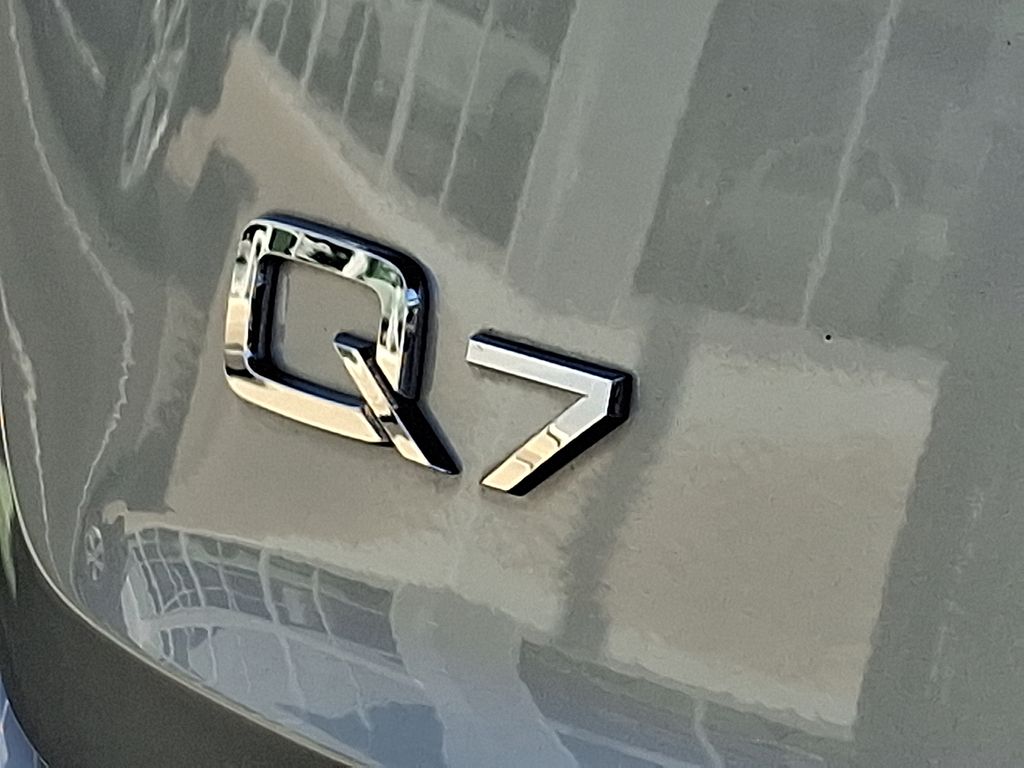 Thumbnail: 2023 Audi Q7 - 29