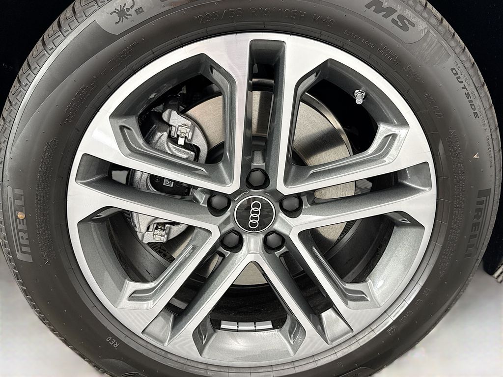 Thumbnail: 2025 Audi Q5 - 31