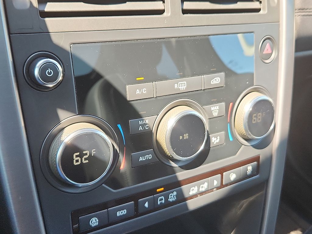 Thumbnail: 2019 Land Rover Discovery Sport - 16