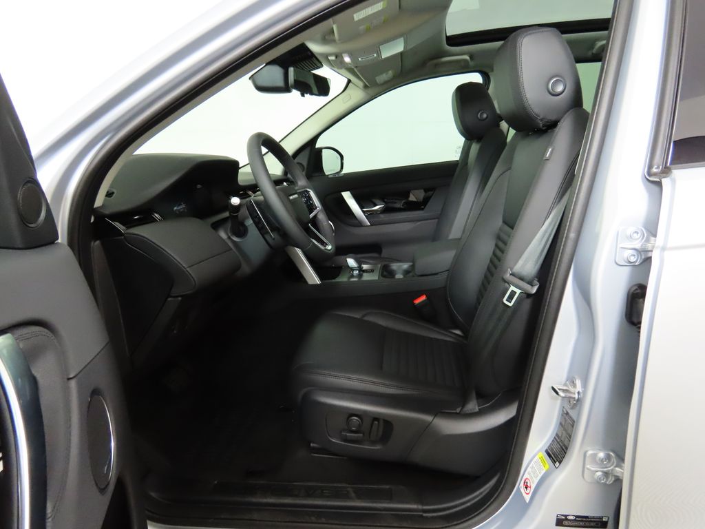 Thumbnail: 2024 Land Rover Discovery Sport - 20