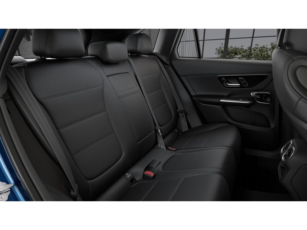 2025 Mercedes Benz GLC 300 4MATIC photo 5
