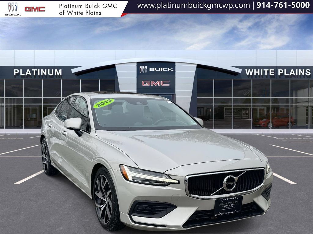 2019 Volvo S60 T6 Momentum AWD