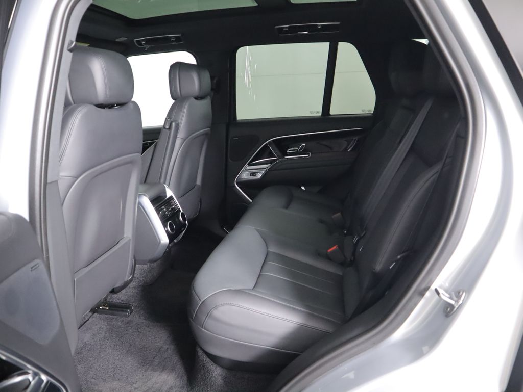 Thumbnail: 2023 Land Rover Range Rover - 22