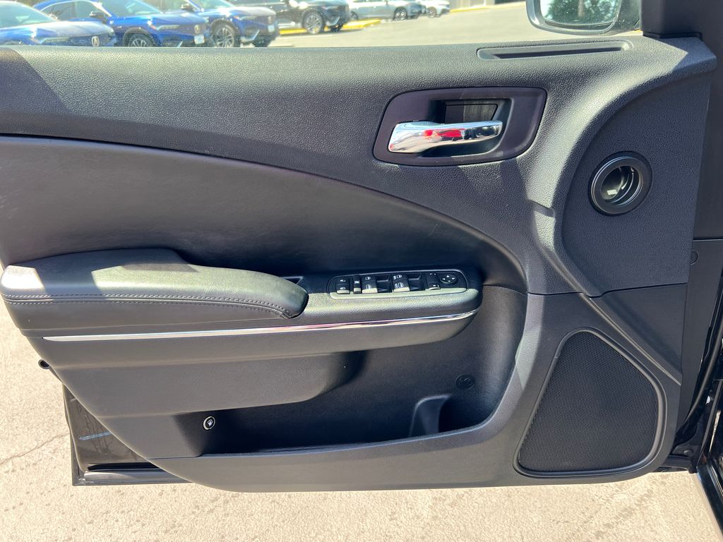 2012 Dodge Charger SE 9