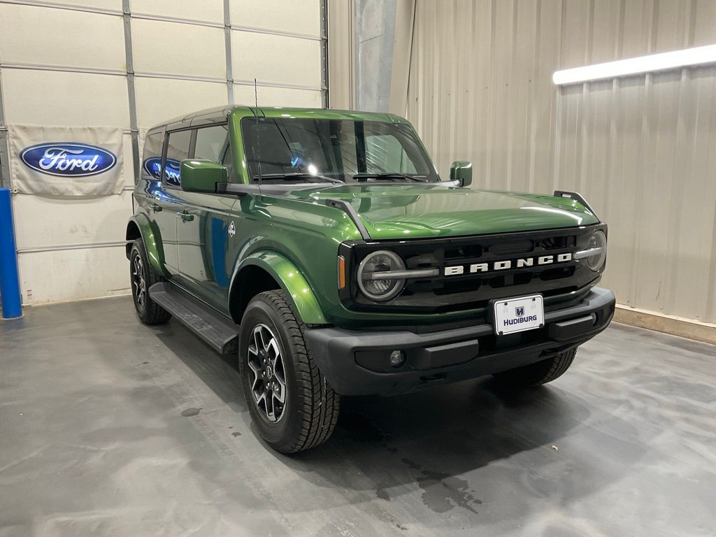 2025 Ford Bronco Outer Banks 4-Door 4WD
