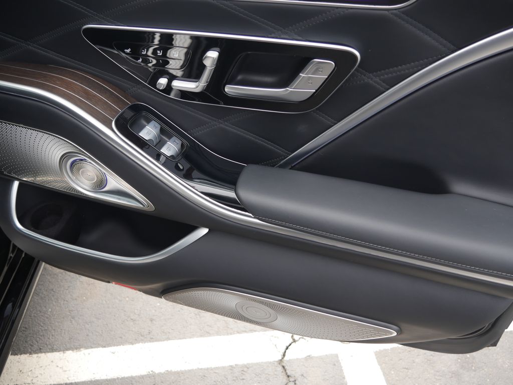 Thumbnail: 2023 Mercedes-Benz S-Class - 26
