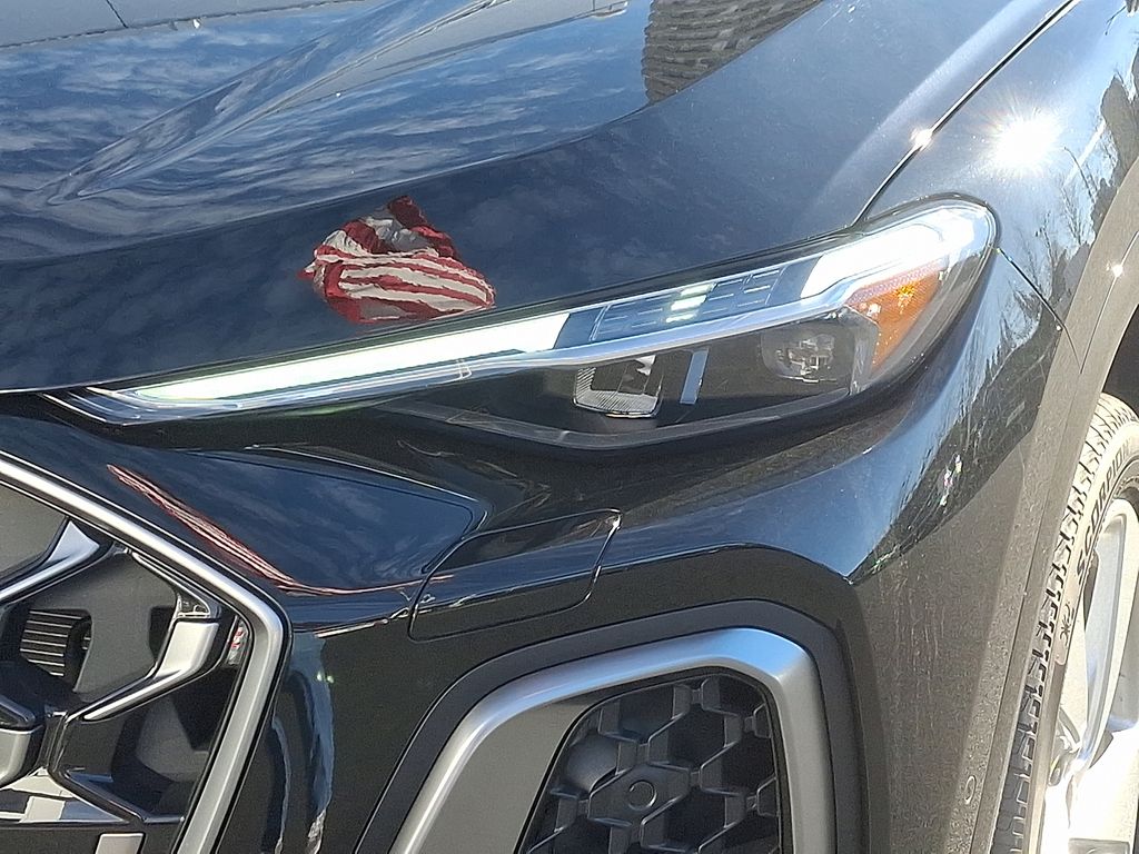 Thumbnail: 2025 Audi Q5 - 6