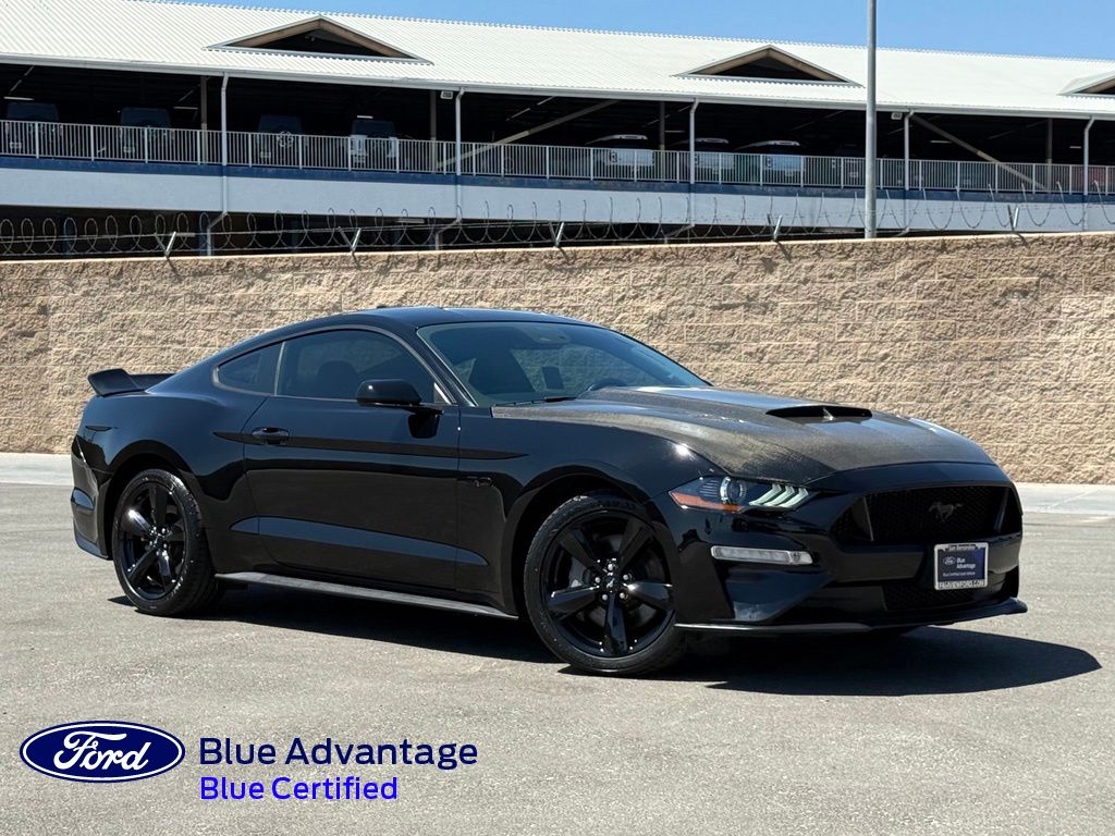 2021 Ford Mustang Negro (Shadow Black) Coupé Tracción trasera Automática