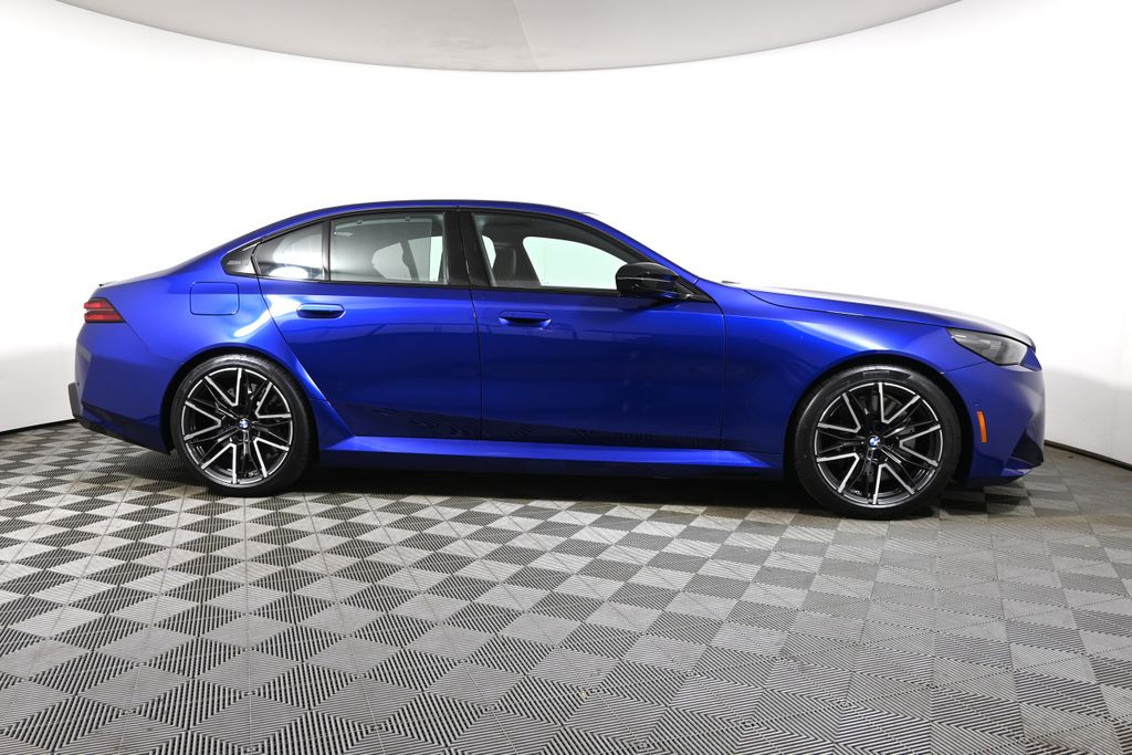 Thumbnail: 2026 BMW M5 - 8