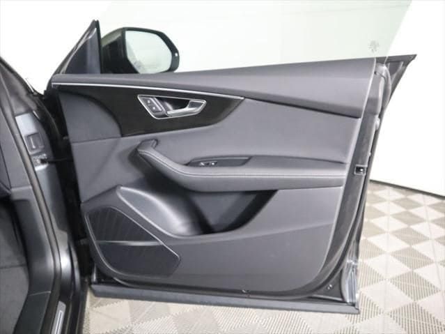 Thumbnail: 2026 Audi Q8 - 27