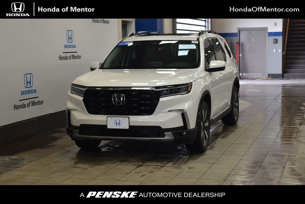 2023 Honda Pilot Touring -
                Mentor, OH