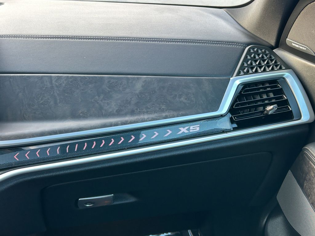2025 BMW X5 xDrive50e 26