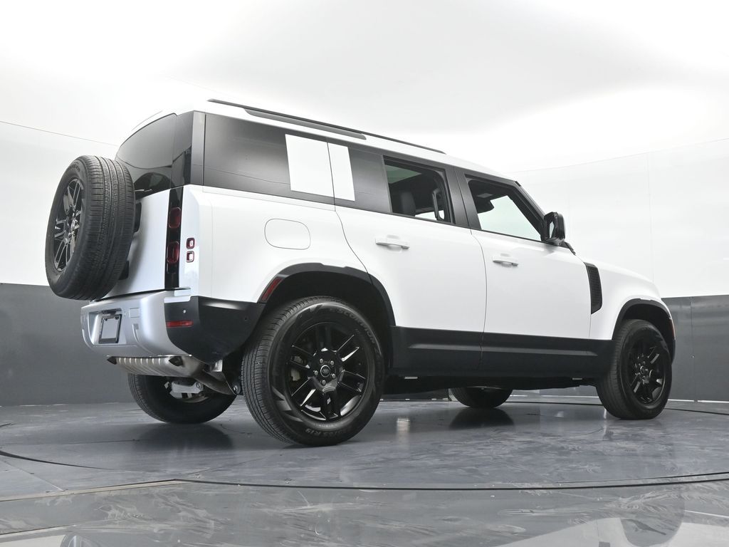 Used 2025 White Land Rover S image 77