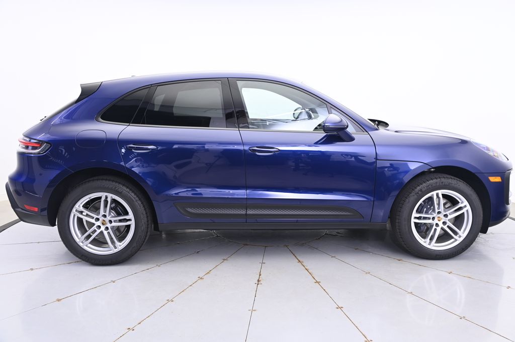 Thumbnail: 2025 Porsche Macan - 8