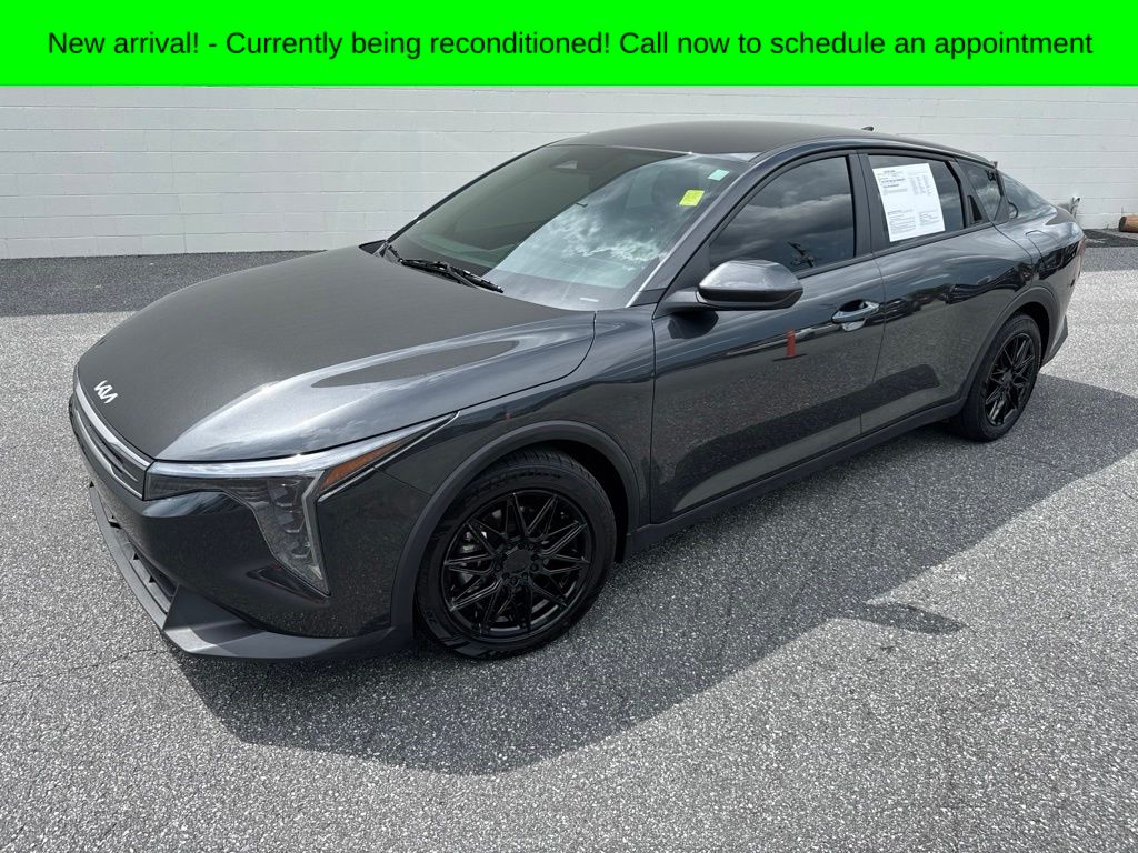 Gray 2025 Kia K4 Sedan Front-Wheel Drive Continuously Variable Transmission
